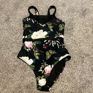 Cupshe Bathing Suit - Small - NEVER WORN. TAGS ON